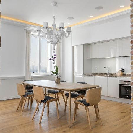 Riva Agava Split Waterfront Apartment Bagian luar foto