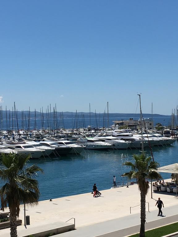 Riva Agava Split Waterfront Apartment Bagian luar foto