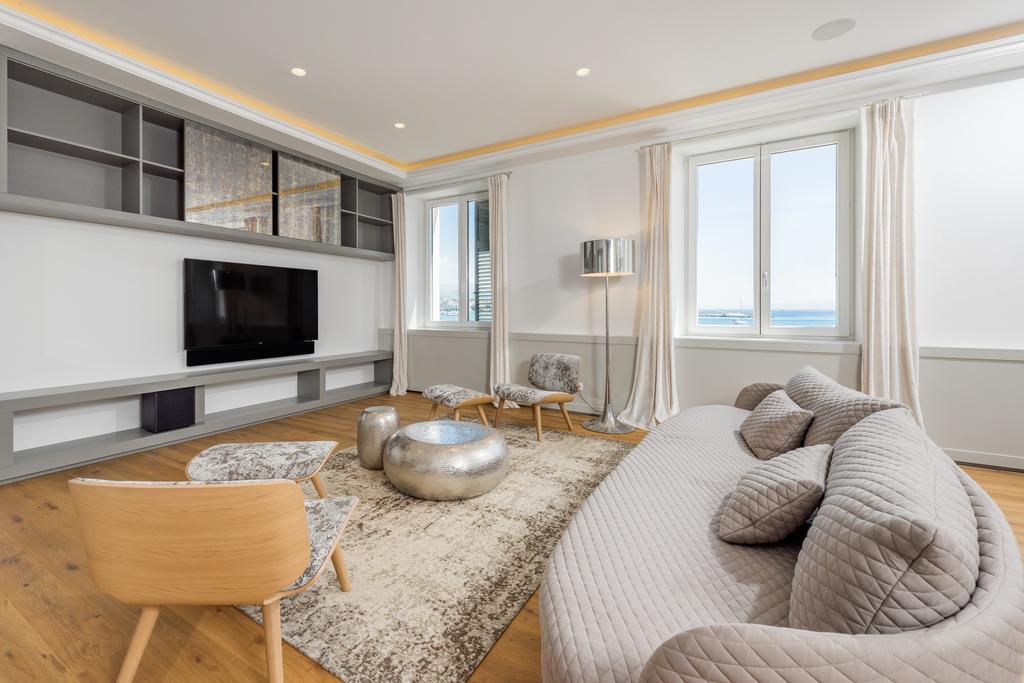 Riva Agava Split Waterfront Apartment Bagian luar foto
