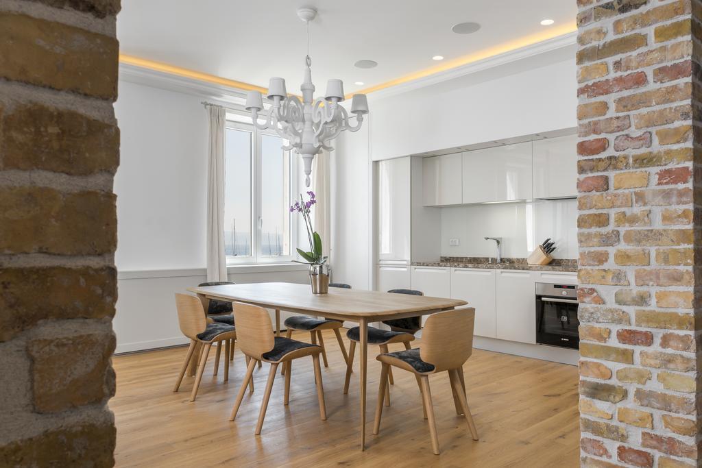 Riva Agava Split Waterfront Apartment Bagian luar foto