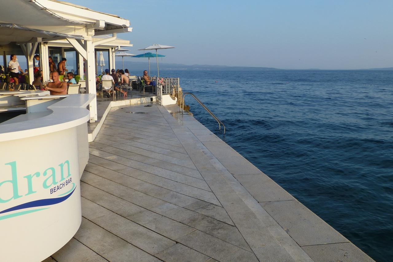 Riva Agava Split Waterfront Apartment Bagian luar foto