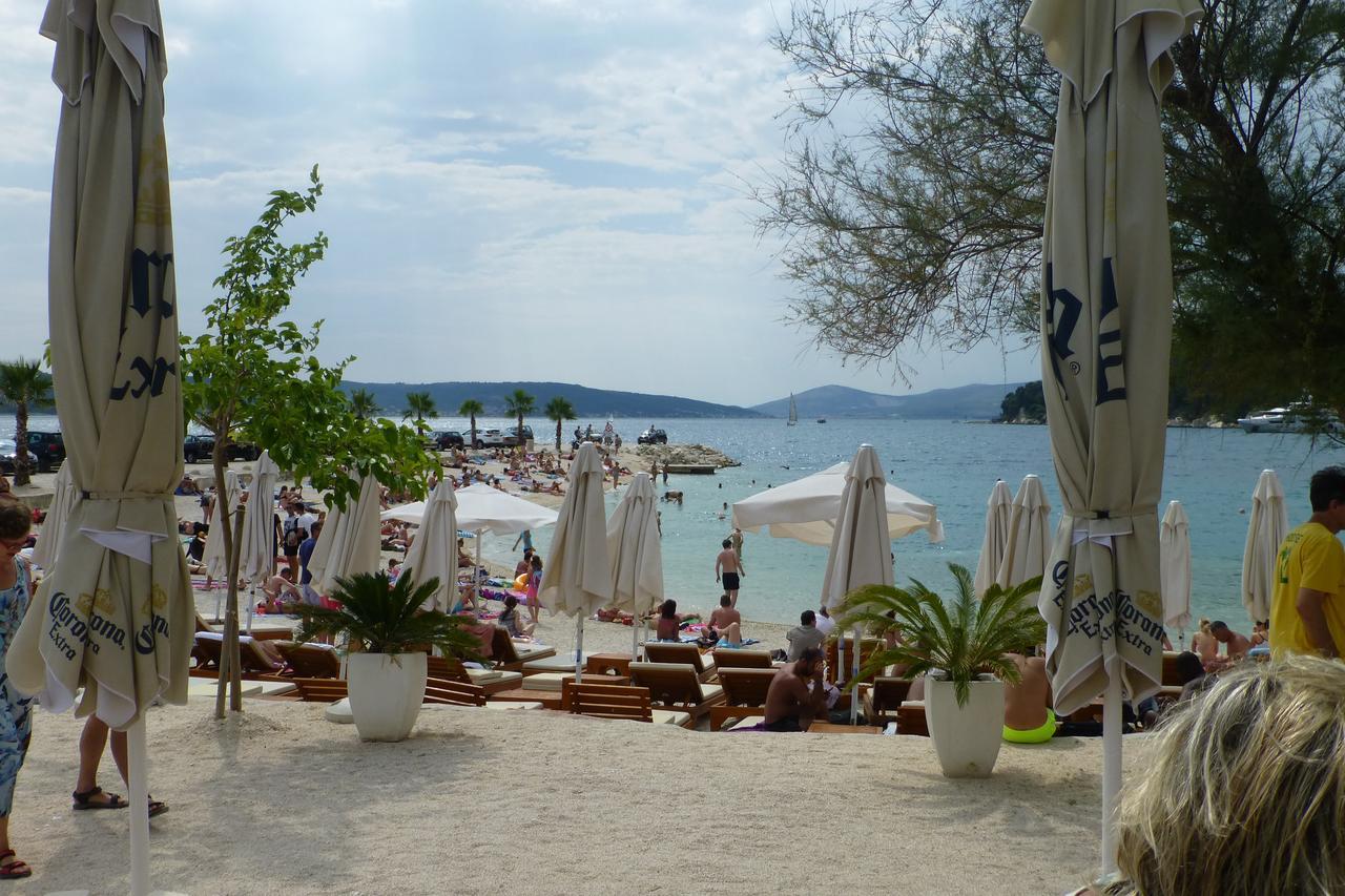 Riva Agava Split Waterfront Apartment Bagian luar foto